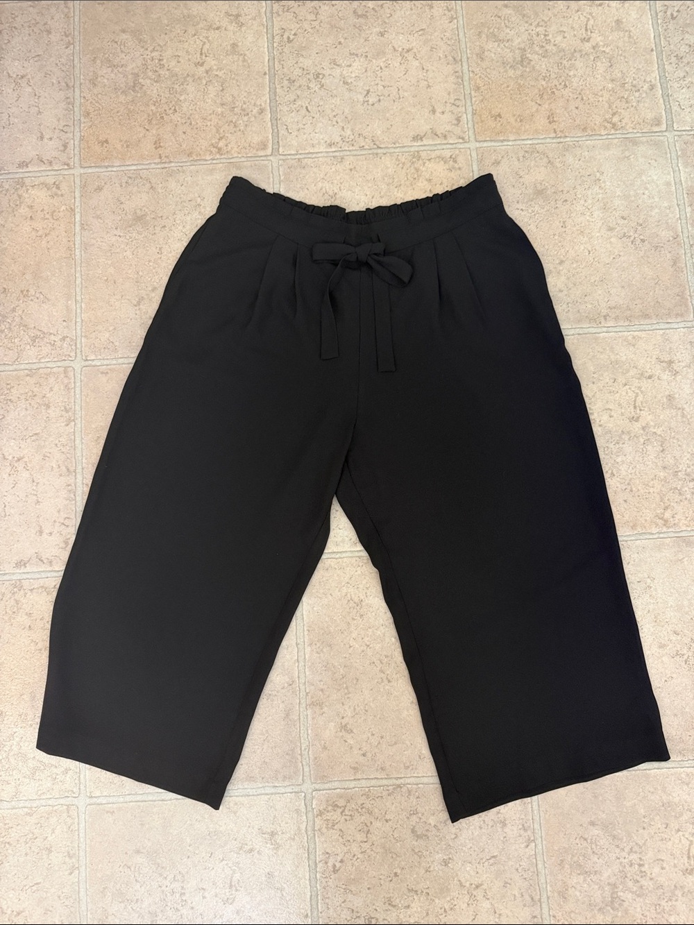 DR2 Black Cropped Wide-Leg Pants
